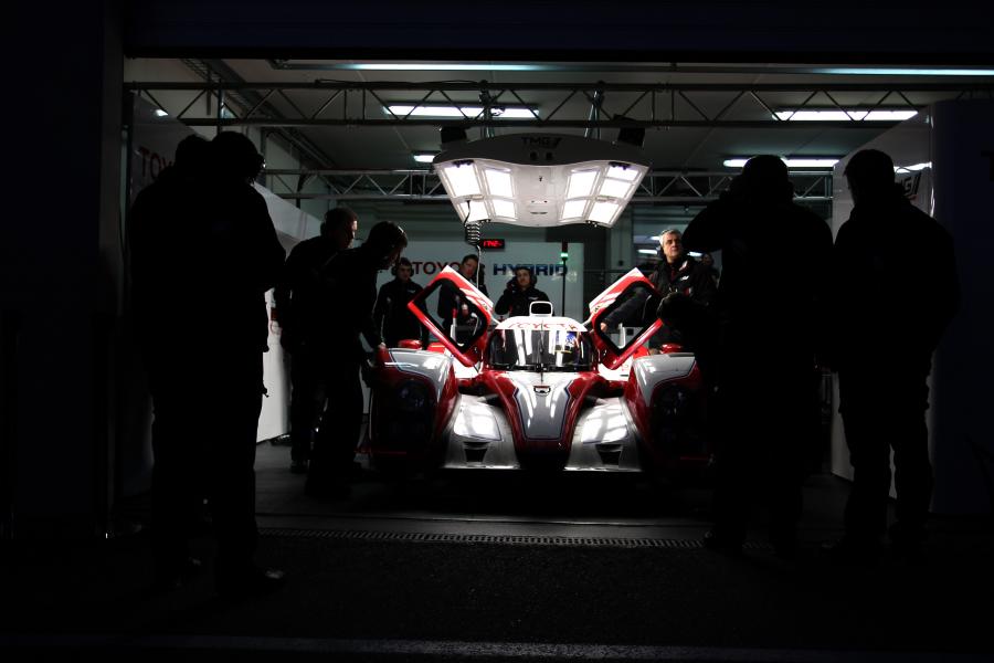  Toyota TS030 Hybrid 2012 года  (фото 19 из 39)